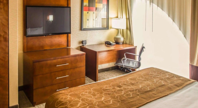 Двухместный люкс Quality Suites NYC Gateway