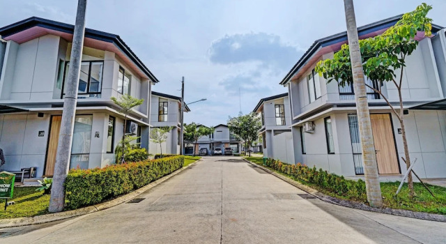 OYO Life 92719 Rolling Hills Residence Karawang