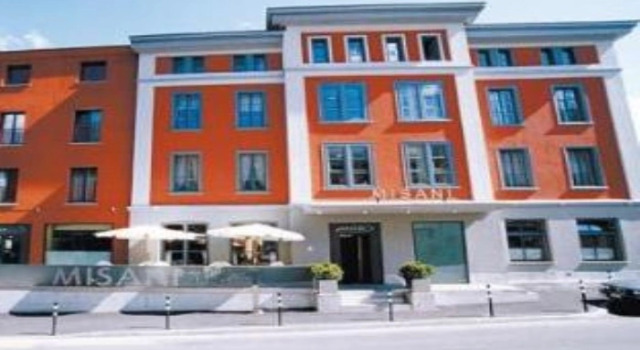 Hotel Misani, Book Hotel Hoteller i Upper Engadin med pool, Swimmingpool