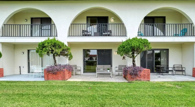 Ocean Club 38, Rezerwuj Dom wakacyjny Hotele w Saint Augustine Area z parkingiem, Parking