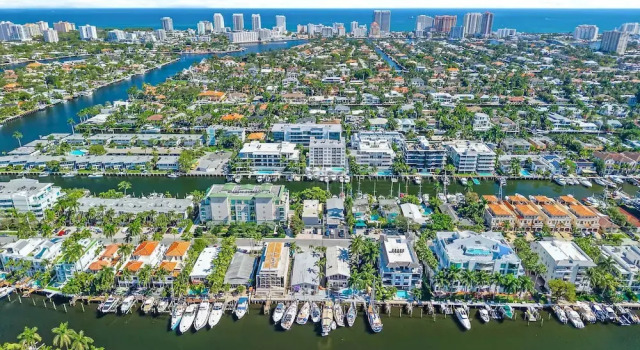 Апартаменты 320-1 Las Olas Boulevard