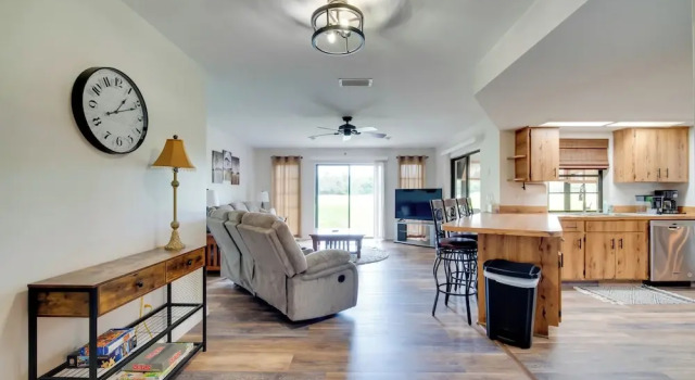 Walk to Lake: Geataway w/ Yard in Inverness