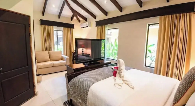 Marenaz Oceanfront Resort, Prenota Resort Parrita Puntarenas