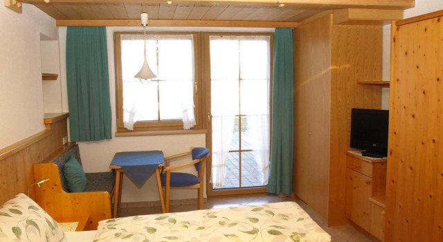 Seeappartements Überwasser, Забронировать Отель Отели Ладис с парковкой, рядом с Зонненбан Ладис-Фисс, Парковка