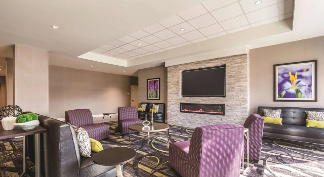 La Quinta by Wyndham Cincinnati Sharonville, Забронировать Отель Шаронвилл штат Огайо