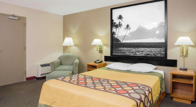 Standard Doppel Zimmer Super 8 By Wyndham Madison East