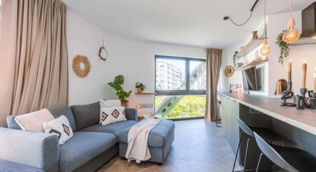 Апартаменты Charming corner apartment close to the beach