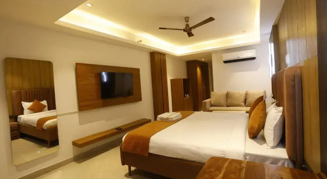 The Hoften Lotus Court Noida, Забронировать Отель Нойда штат Уттар-Прадеш
