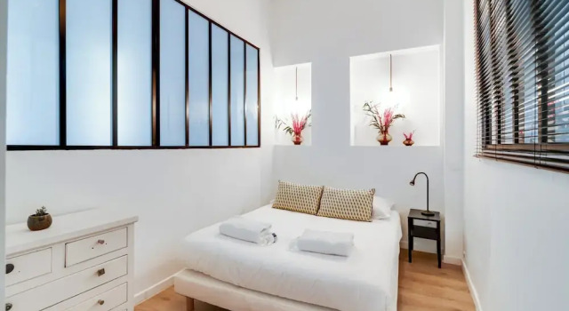Chic Apartment - 2br/5p - Boulevard Saint-germain, Забронировать Апартаменты/квартира Париж Иль-де-Франс, рядом с Лувр — Риволи