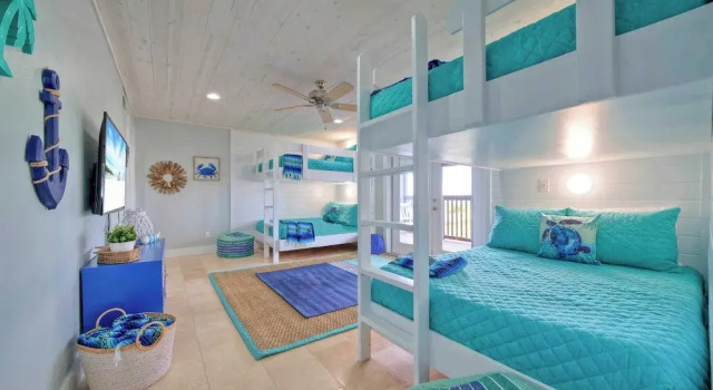 Sleeps 22 2 Homes w/ Private Pool, Game Room, Nature Views 7 BDR Avantstay, Boek Vakantiehuis Port Aransas 