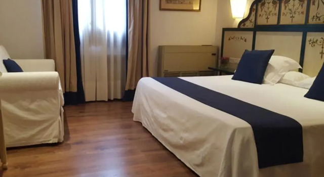 Трёхместный номер Hotel Hacienda del Cardenal