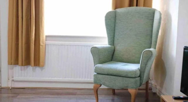 Cheerful 2 bedroom residential home, Забронировать Отель Отели Англии 3 звезды, 3*