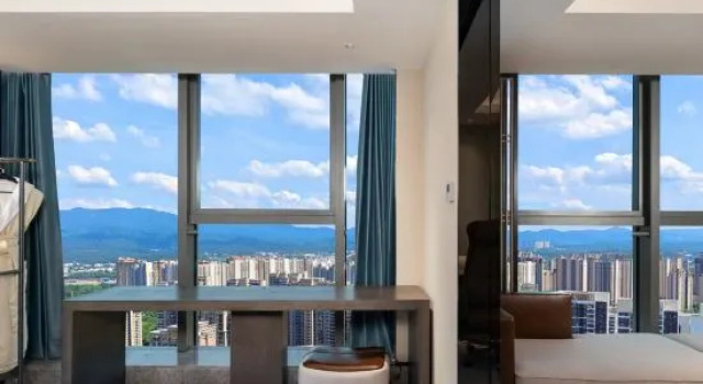 Люкс с видом на озеро Xiangjiang Mandarin Hotel (Ganzhou Vientiane City Central Park)