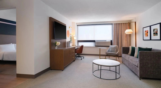 Двухместный люкс с видом на город Holiday Inn Chicago OHare - Rosemont by IHG