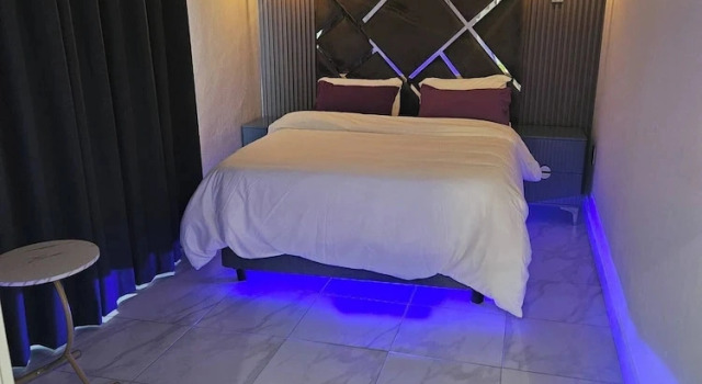Luxurious Holiday House in Kempton Park With Pool Access, Забронировать Дом для отпуска Кемптон-Парк 