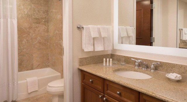Люкс The Atlantic Suites on the Ave