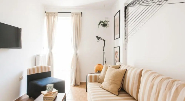 Nephiria's Boho House with Acropolis View, Забронировать Апартаменты/квартира Апартаменты Афины, рядом с Район Анафиотика, Апартаменты/квартира