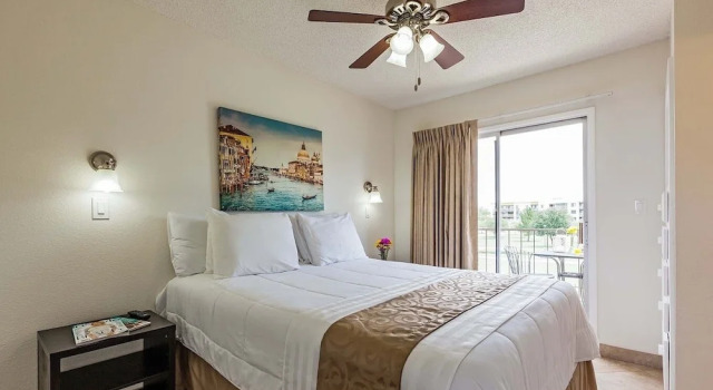 135 Fully Furnished, amenities galore! by RedAwning, Забронировать Апартаменты/квартира Апартаменты Пруда в Темпе, Апартаменты/квартира