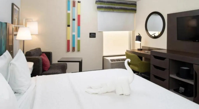Двухместный номер Accessible Hampton Inn Greensboro Airport