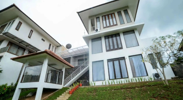 Villa Kencana Syariah, 6 Bed KingSize, View Gunung, Book Villa 5-Star Hotels in Cimenyan, 5*