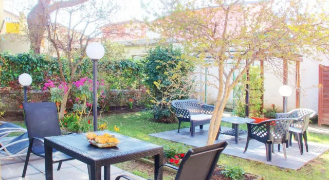 Holiday Home Arzilli, Забронировать Отель Отели Фоллоника с парковкой, Парковка