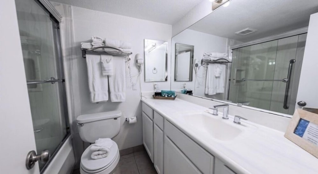 Апартаменты 117 Fully Furnished 1BR Suite-Prime Location! by RedAwning
