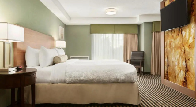 Люкс Days Inn by Wyndham Miramichi NB