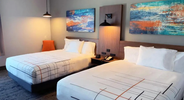 Четырёхместный номер Standard La Quinta Inn & Suites by Wyndham Dallas - Frisco Stadium