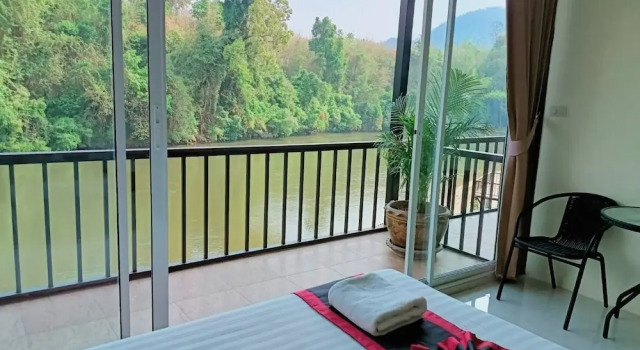 Номер Superior c 1 комнатой с балконом Pechmaneekan Beach Resort