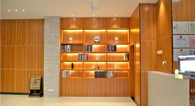 Jtour Inn Xianning Chibiyiqiao North, Rezerwuj Hotel Hotele i noclegi w Chibi, w pobliżu Chibi North Railway Station, Hotel