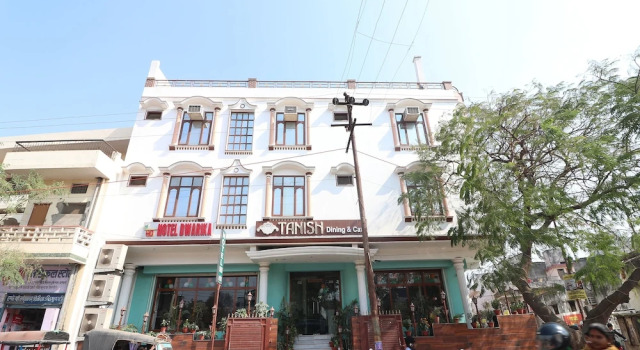 OYO 14898 Hotel Dwarika