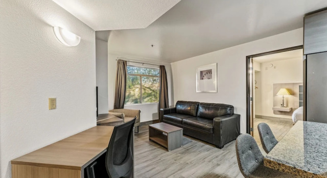 Апартаменты Business Metro Chandler Extended Stay