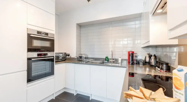 Stylish Riverview Apt with Roof Terrace, Забронировать Отель Лондон Большой Лондон, рядом с Конференц-центр Church House Westminster