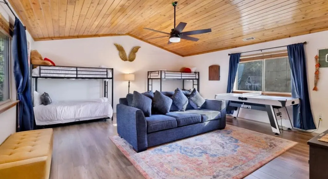2051- Bearvenidos 4 Bedroom Home by RedAwning