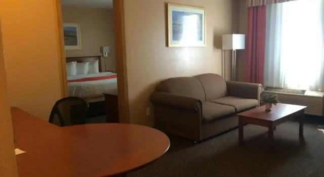 Люкс Deluxe Super 8 by Wyndham Drayton Valley
