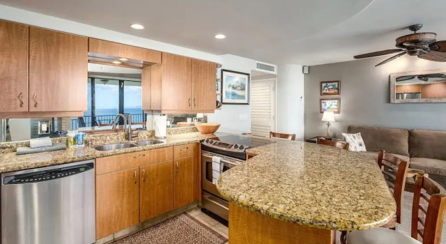 Номер Standard Kihei Beach 606 - Direct Ocean Front, Breathtaking Top Floor Views, Central AC!