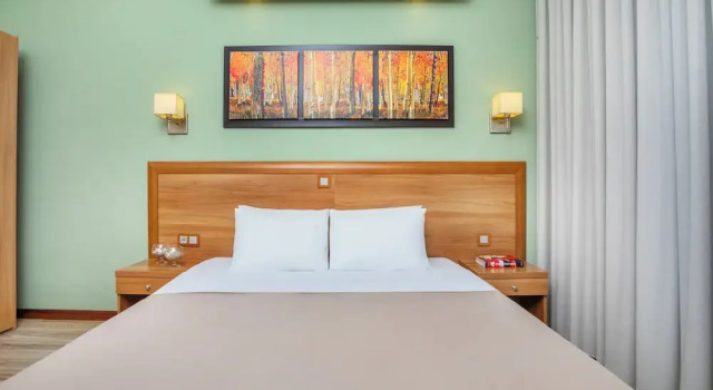Двухместный номер Comfort с балконом Pefka Hotel