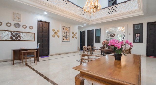 Family Homestay Syariah Cirebon RedPartner, Book Hotel North Cirebon West Java
