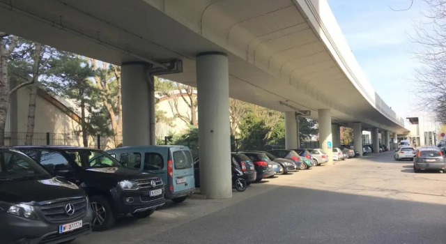 ZENTRUMNAH direkt an UBAHN bei UN-VIC und am BADESTRAND, Reserva ahora Apartamento Viena Austria, cerca de Lago Kaiserwasser