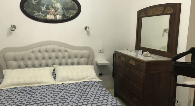 La Casa Gioiosa, Забронировать Отель Генуя Итальянская Ривьера, рядом с Станция метро Sarzano/Sant'Agostino