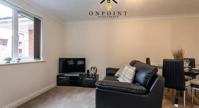 Апартаменты ✰OnPoint - Spacious 2 Bed Apt - FREE Parking✰