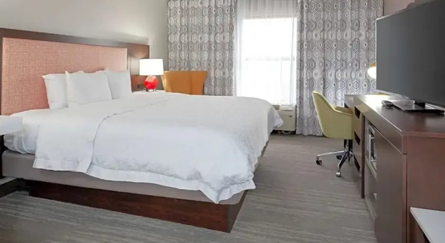 Люкс c 1 комнатой Hampton Inn & Suites Concord-Charlotte