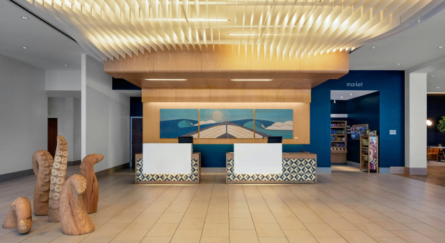 SpringHill Suites by Marriott Oceanside Beach, Забронировать Отель Отели Оушенсайд с парковкой, рядом с California Surf Museum, Парковка