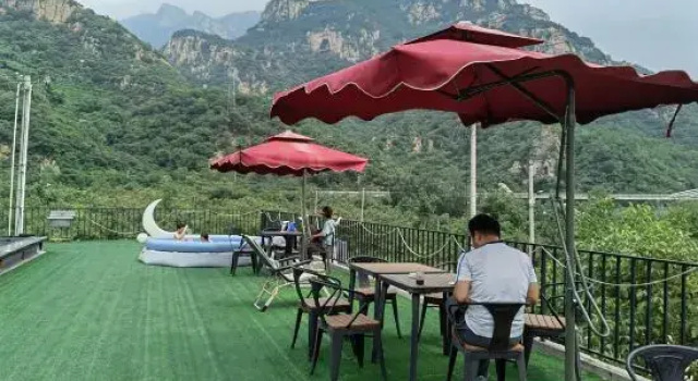 Beijing Shimenshan Homestay, Book Hotel Hoteller i Beijing Province med parkering, Parkering