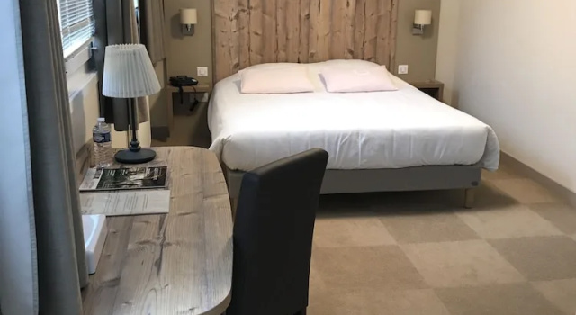Номер Comfort Hôtel Les Galets Bleus