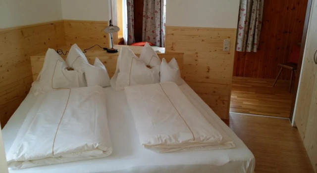Hotel-Pension Ladner am Grundlsee, Book Hotel 3-stjernede hoteller i Liezen, 3*