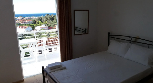Yanna Studios & Apartments