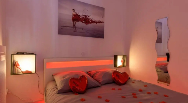 Апартаменты Love Room - Suite romantique avec spa privatif