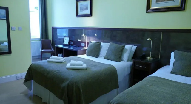 Номер Premier The Ambassador Hotel