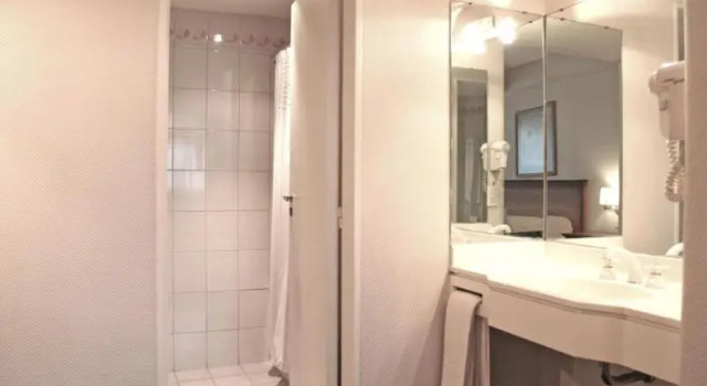 Одноместный номер Standard с балконом Tritone Hotel